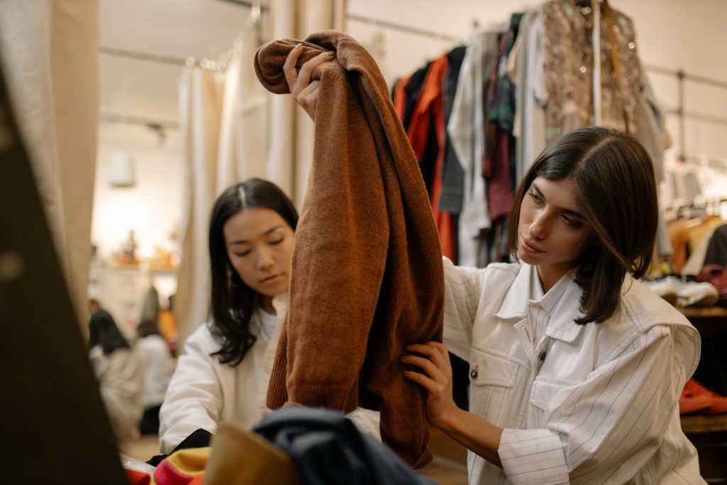 How To Bargain While Thrifting: 7 Tips You Need To Know